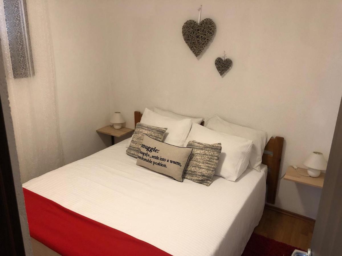 Vacation House "Andy" พูลา ภายนอก รูปภาพ