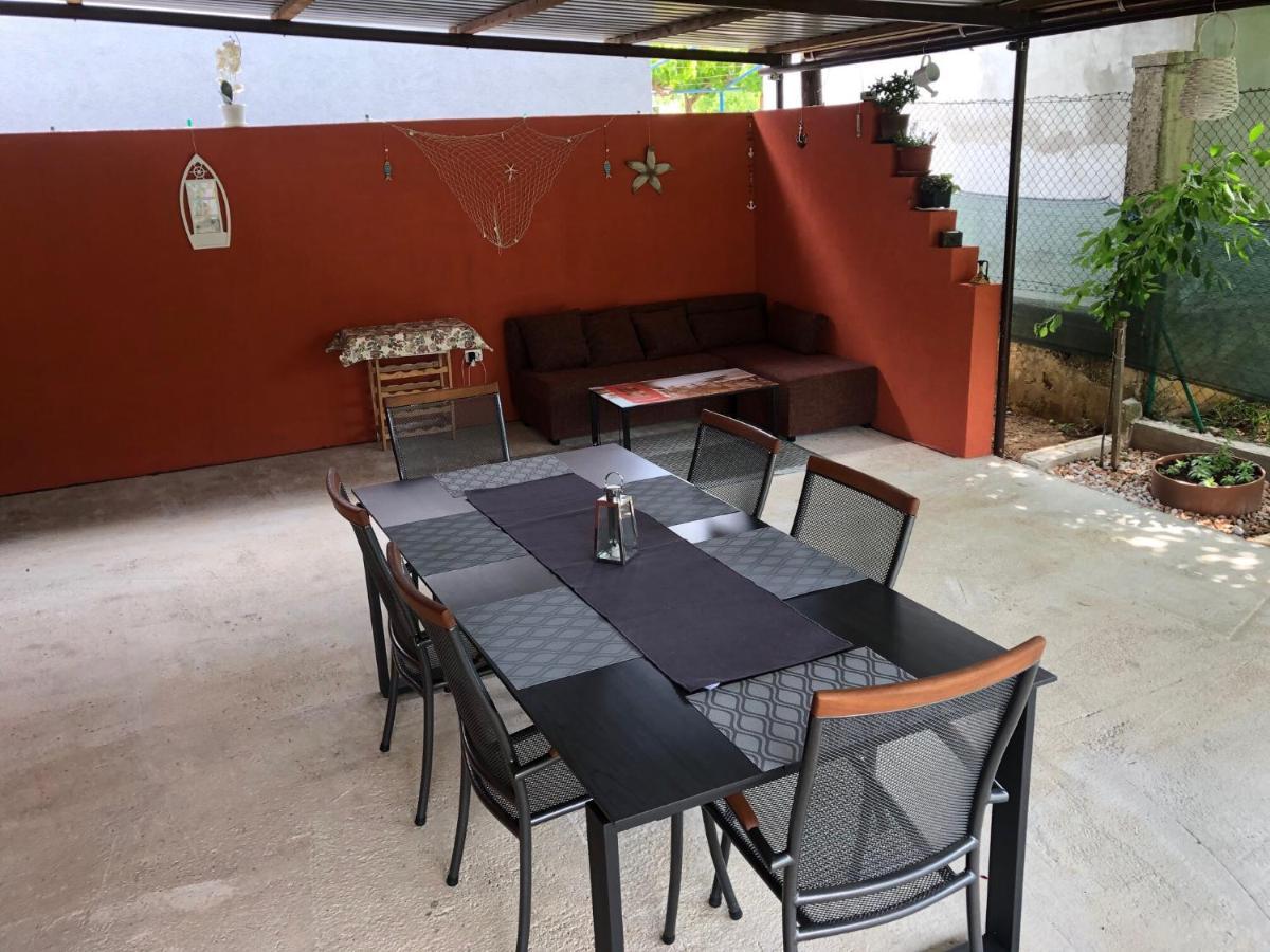 Vacation House "Andy" พูลา ภายนอก รูปภาพ